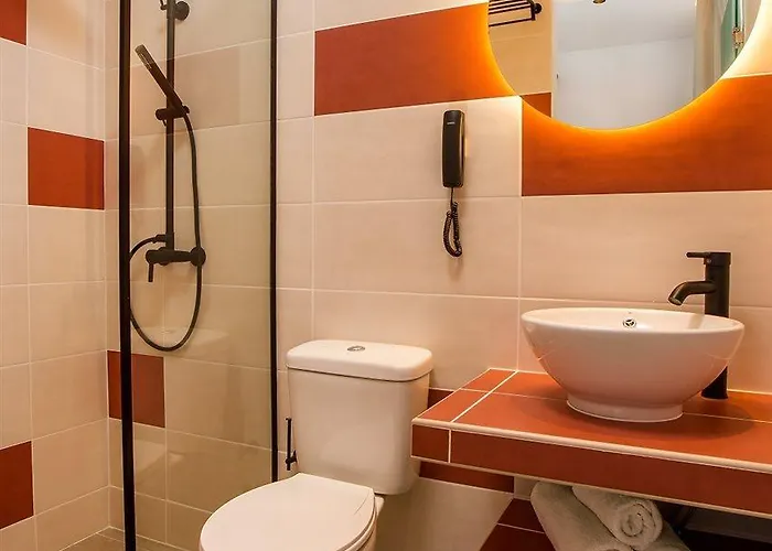 Holidays (adults Only) * 法里拉基